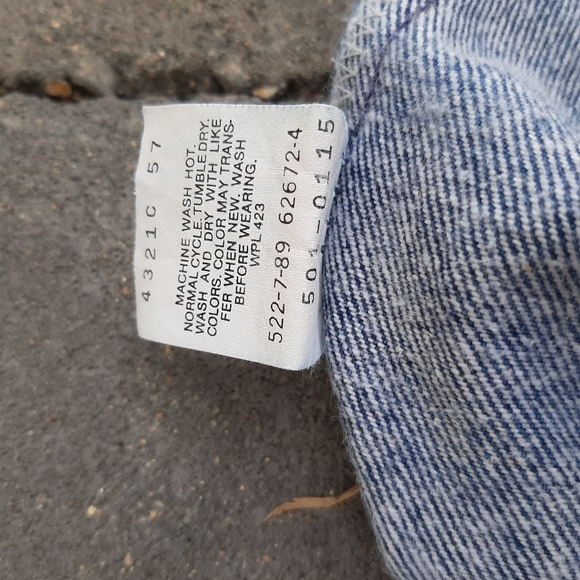 Levi's High Rise Boyfriend Mom Jeans - Picture 6 of 7